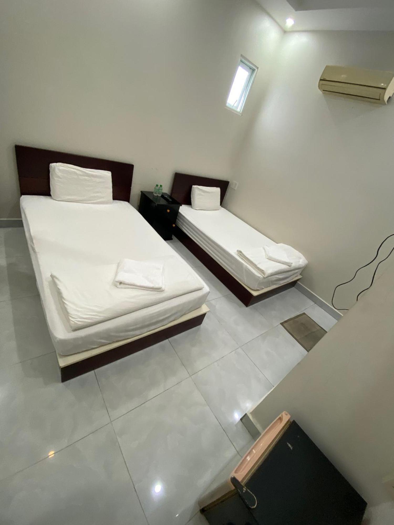 Phong Lan Guesthouse Chau Doc Esterno foto