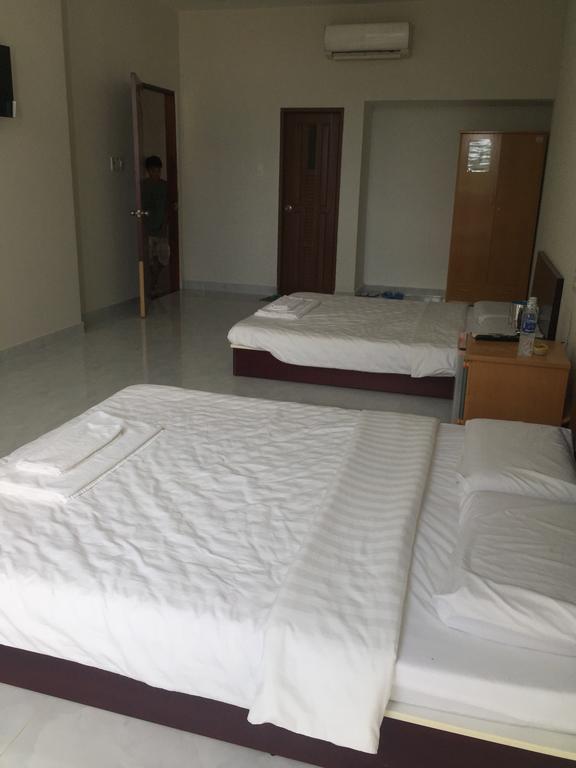 Phong Lan Guesthouse Chau Doc Esterno foto