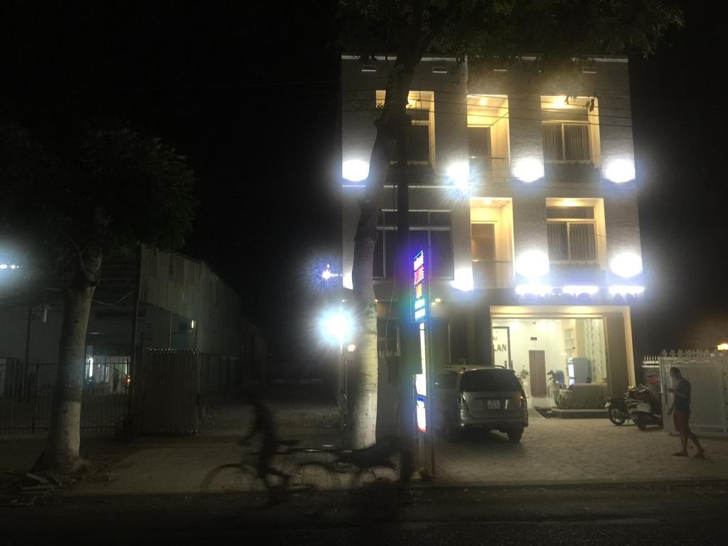 Phong Lan Guesthouse Chau Doc Esterno foto